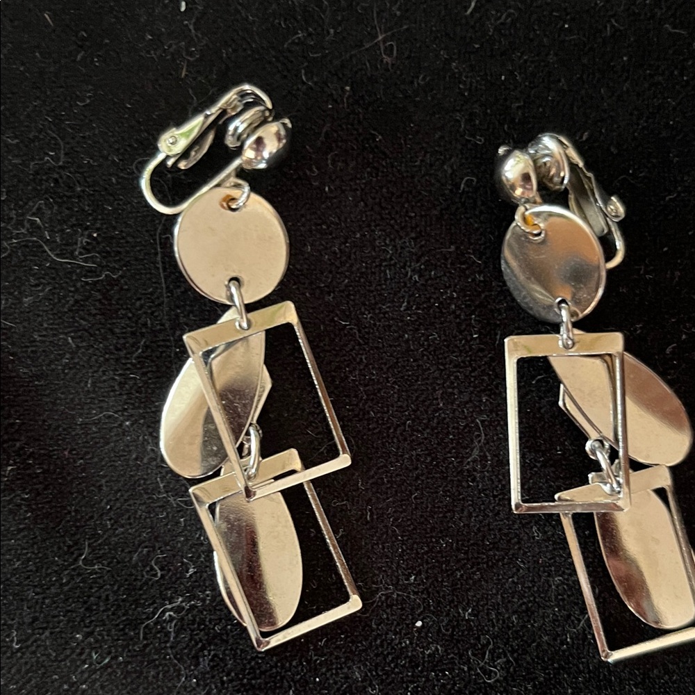 Vintage Geometric Silver Clip-On Earrings
FINAL SALE PRICE